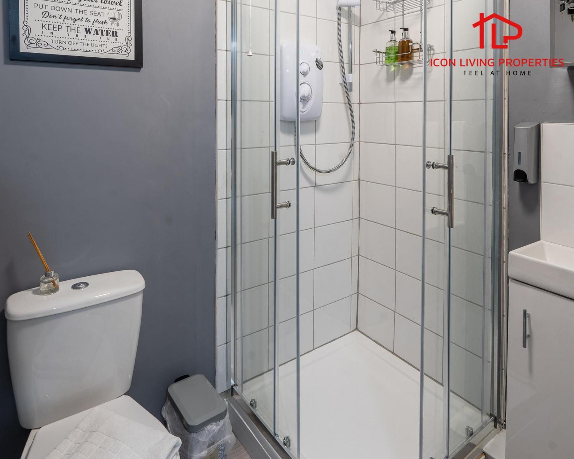 1 Bedroom Arch-View Apartment 2 By Icon Living Properties Short Lets & Serviced Accommodation With Free Parking Londyn Zewnętrze zdjęcie